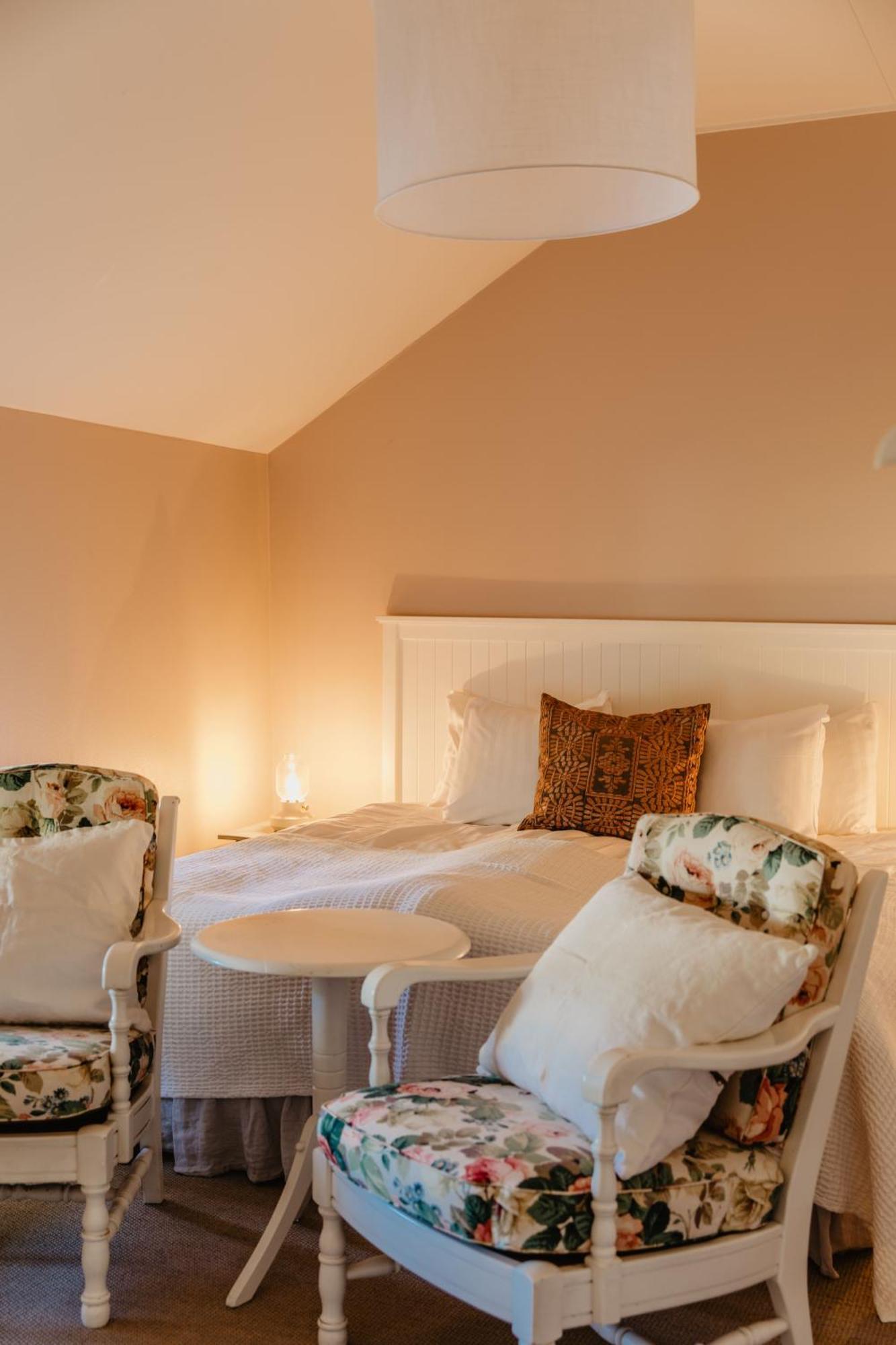 Slottsparken Motel Хускварна Екстериор снимка