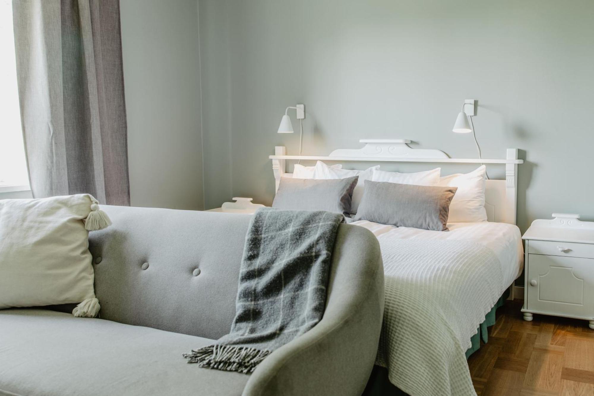 Slottsparken Motel Хускварна Екстериор снимка