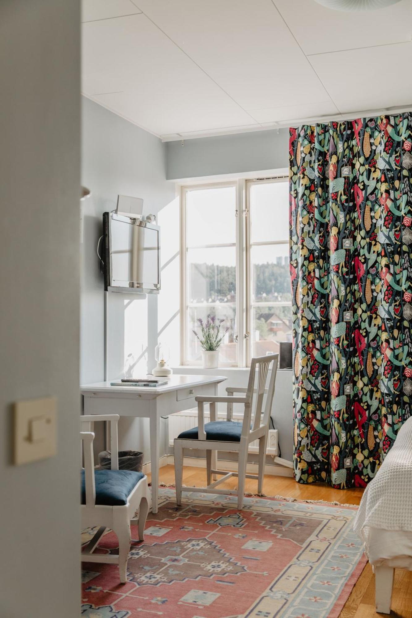 Slottsparken Motel Хускварна Екстериор снимка